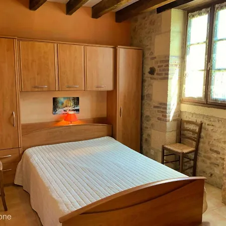 Holiday home Charmante Avec Jardin, Ideale Pour Visiter La Dordogne Et La Vezere - Fr-1-616-143 *